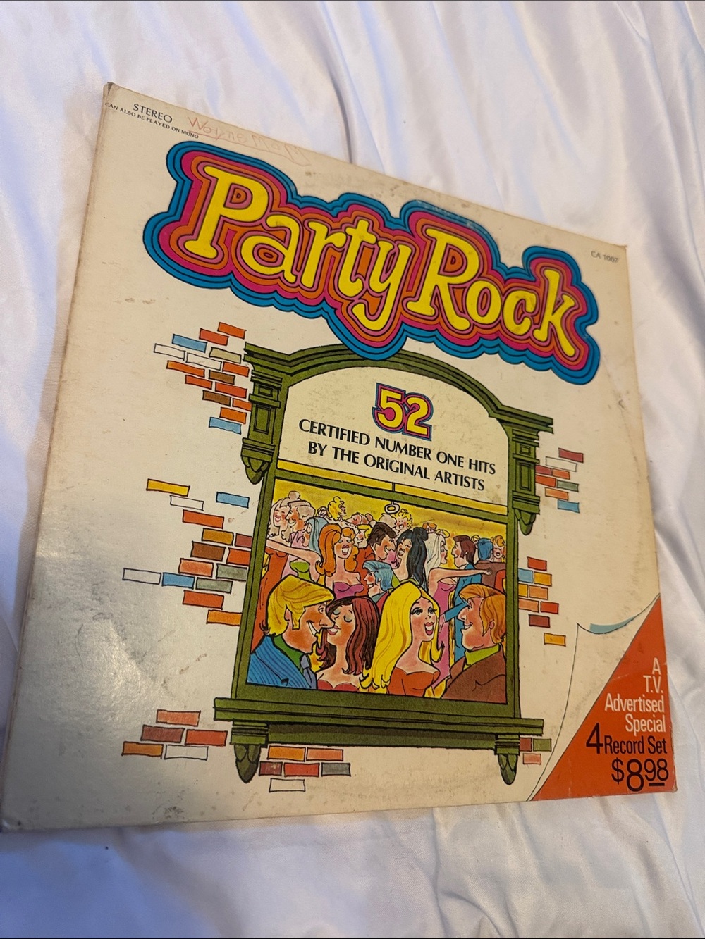 Party Rock Vintage Album - Multicolor